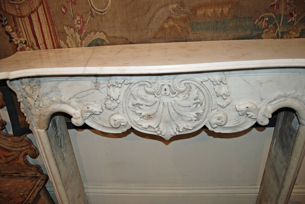 18th Century Louis XV White Marble Mantel In Good Condition In New Orleans, LA