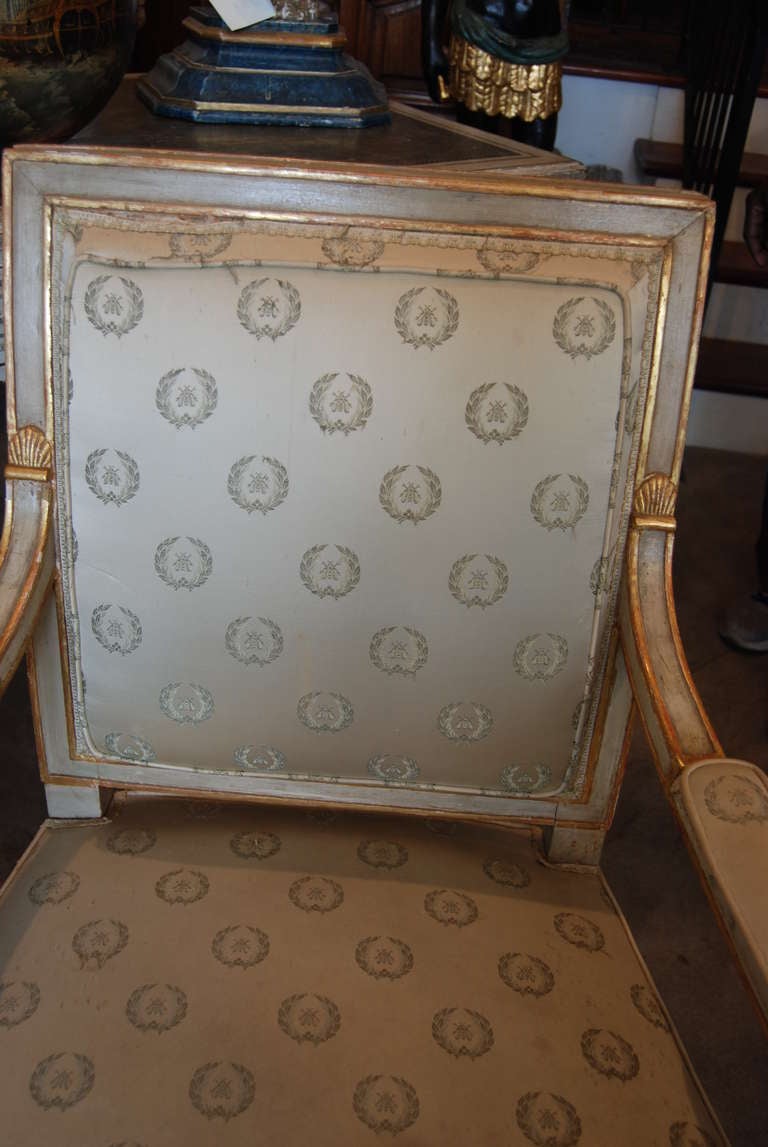 Fauteuil d'époque Louis XVI Excellent état - En vente à New Orleans, LA