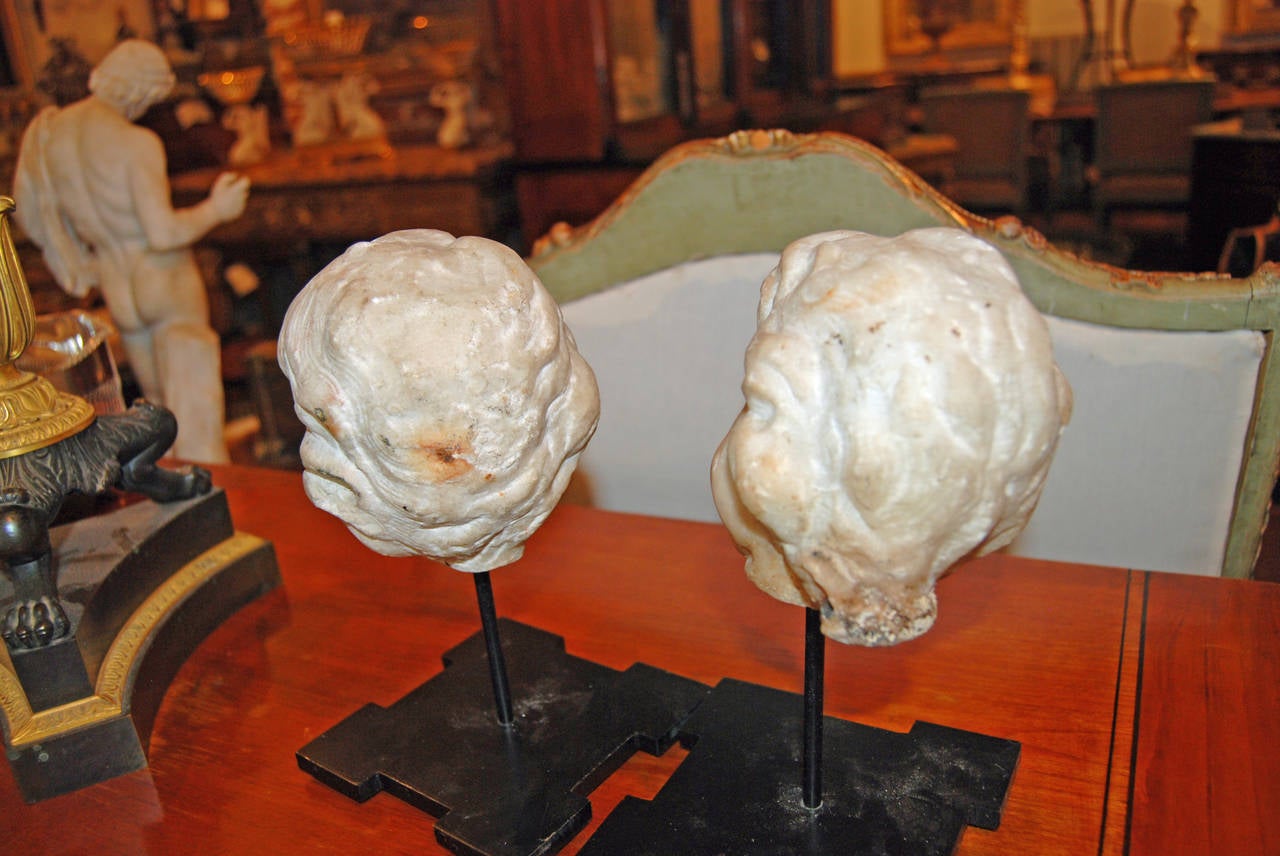 Pair 18thc Marble Putti Busts In Good Condition In New Orleans, LA