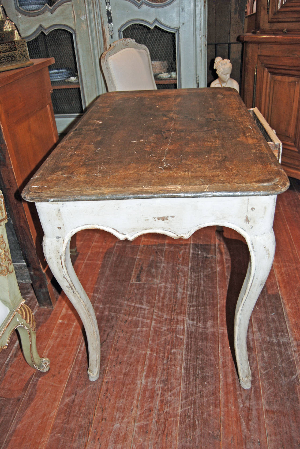 Belle Epoch Painted Writing Desk In Good Condition In New Orleans, LA