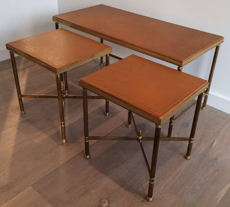 Mid-Century Modern 1940s Nesting Cocktail Tables with Original Leather Top For Sale