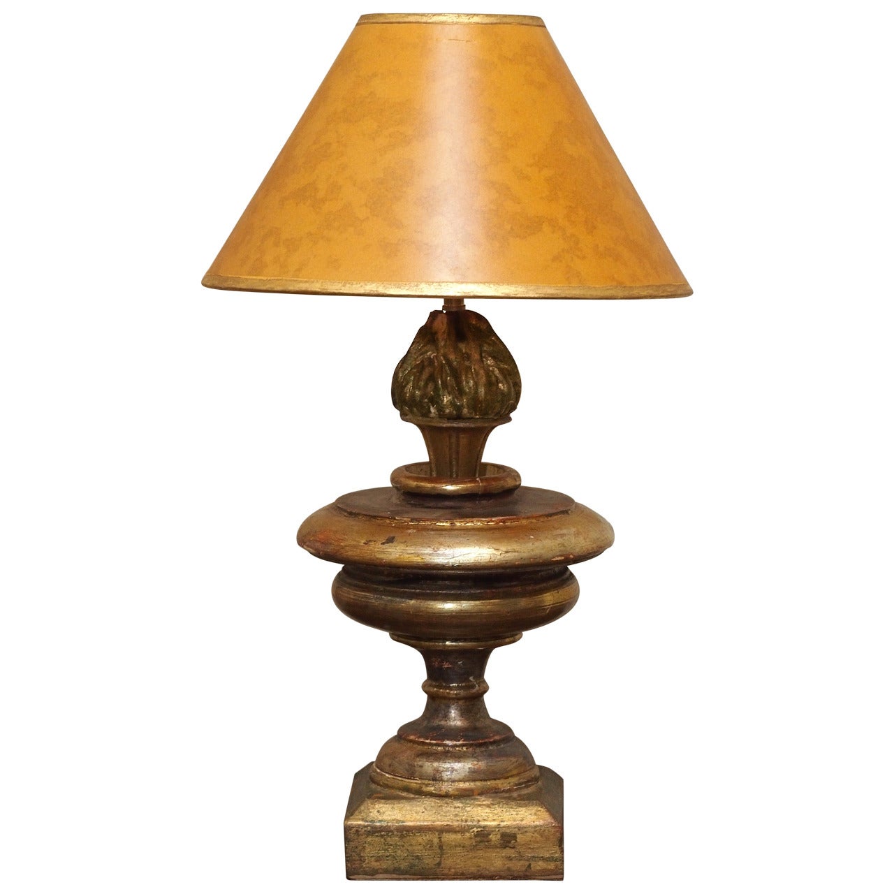 Single gilt wood lamp