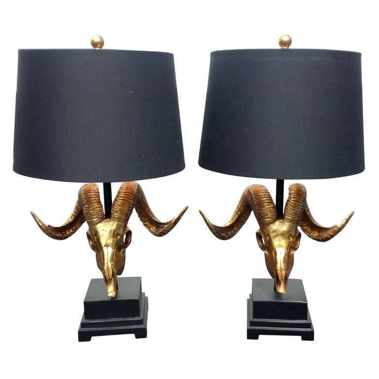 20ième siècle Lampes crâne de bélier doré