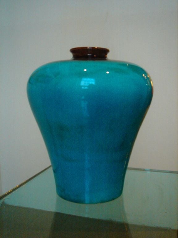Ceramic vase in 