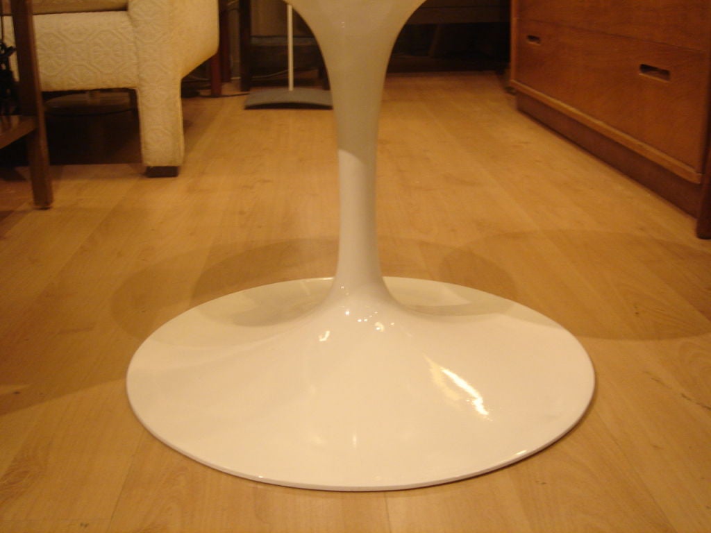 Vintage Round Tulip Coffee Table by Saarinen for Knoll 2