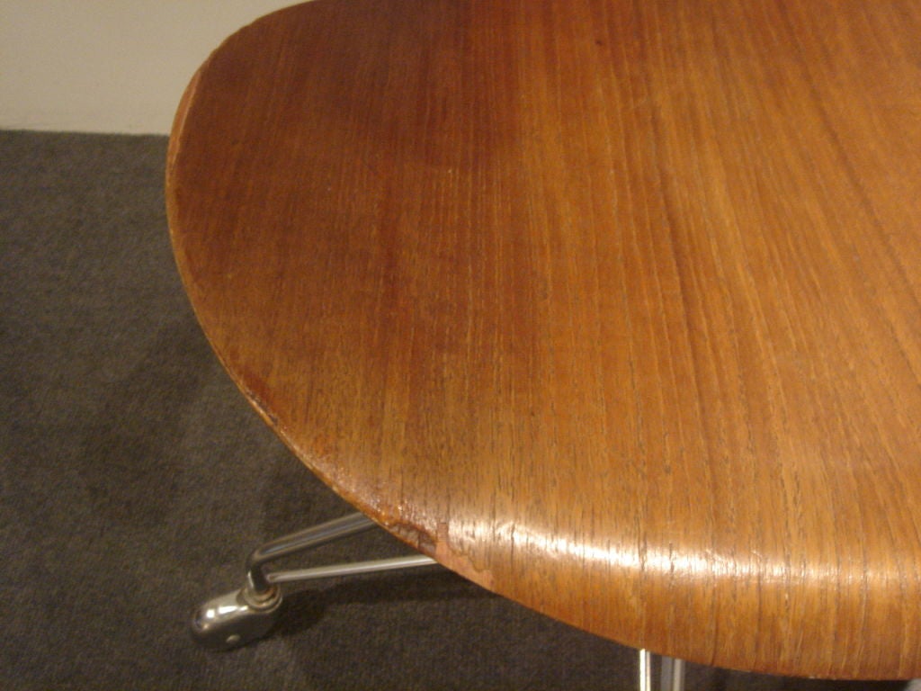 Mid-20th Century Early Series 8 Desk Chair on Swivel Base by Arne Jacobsen