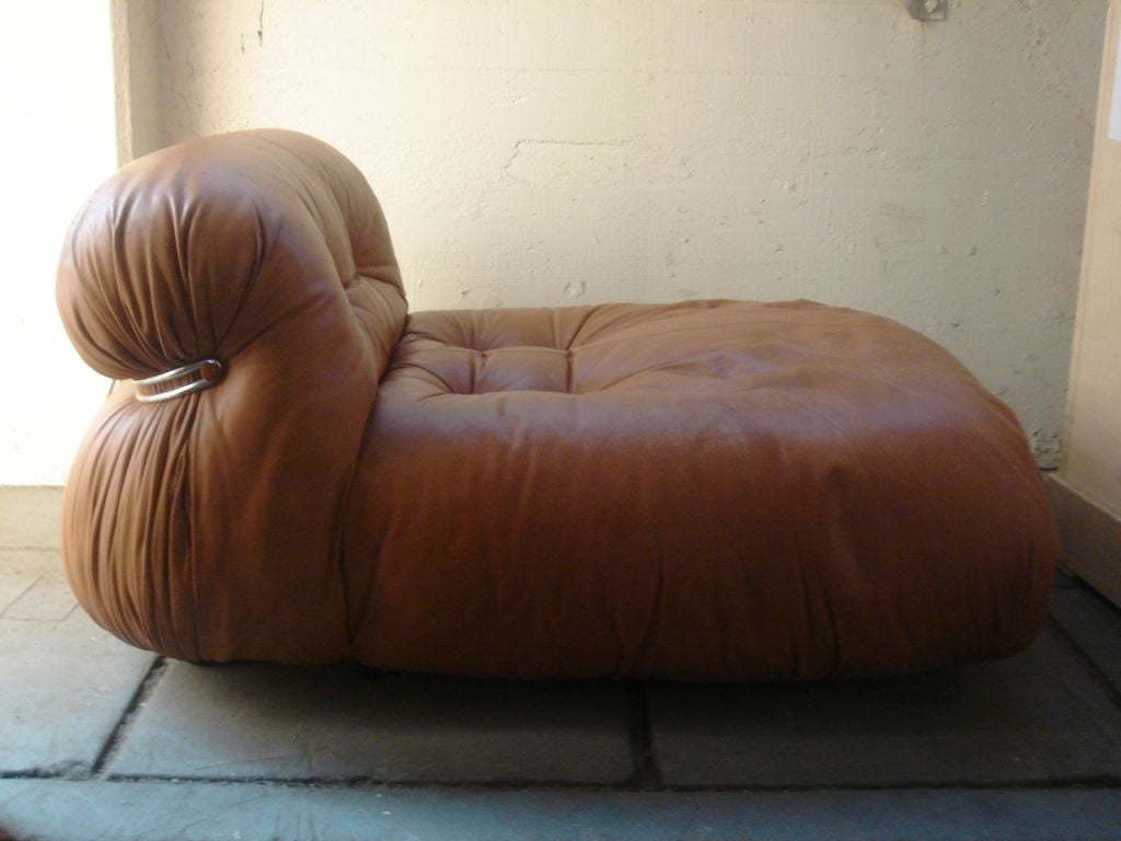 Soriana Leather Chaise by Cassina In Good Condition In New York, NY