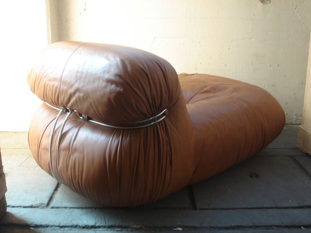 Late 20th Century Soriana Leather Chaise by Cassina