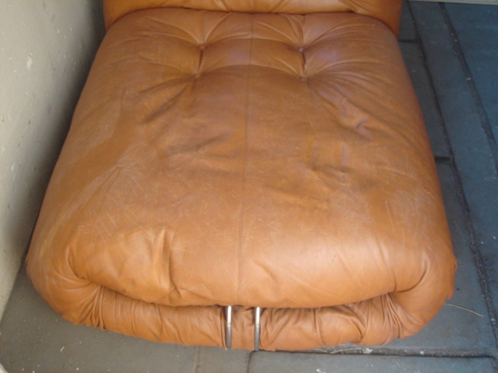 Soriana Leather Chaise by Cassina 3