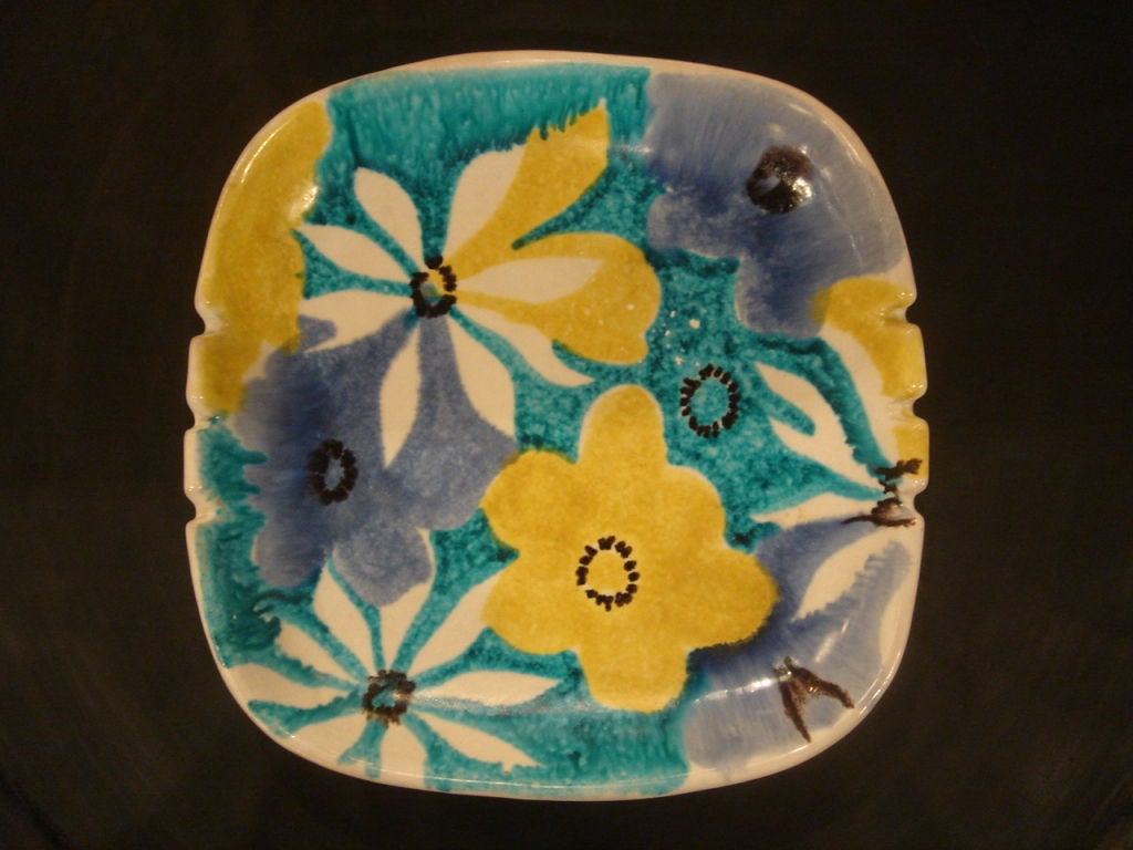 Majolica ceramic dish / ash tray with floral design by Raymor. Italy, circa 1960. <br />
<br />
See our other listings for a matching table lamp.<br />
<br />
Item may be viewed at our showroom at Center 44, 222 East 44th Street, Second Floor,