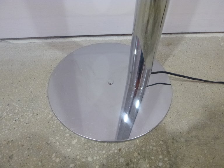 Sonneman Minimalist Chrome Floor Lamp In Good Condition For Sale In New York, NY