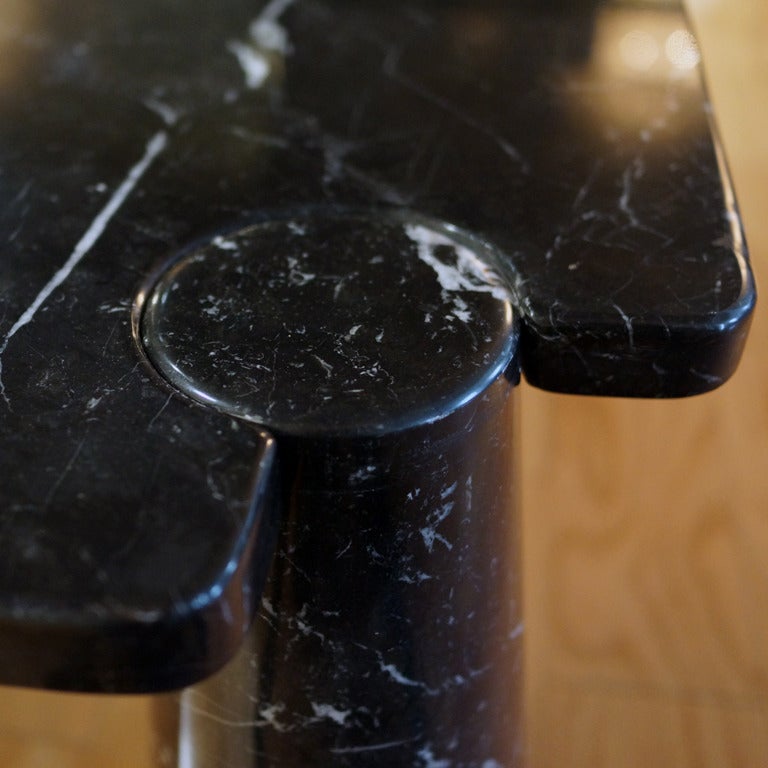Eros coffee table by Angelo Mangiarotti for Skipper. Black marble with white veining. Italy, 1970's. Reference number GDF-053.
15.75