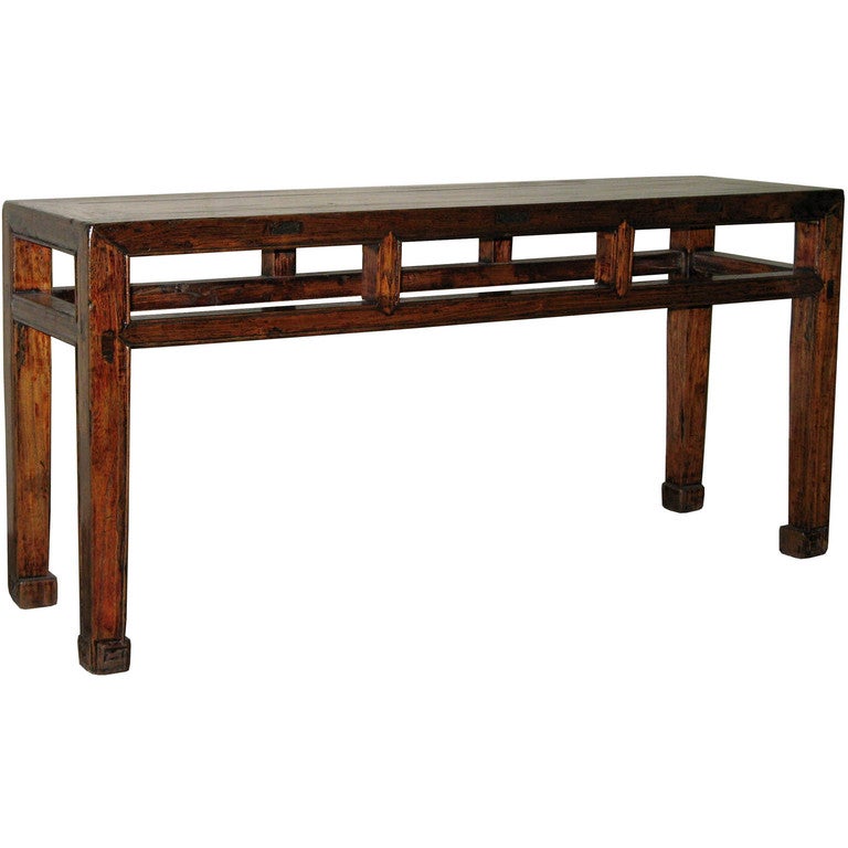 1920s elm bench with beautiful grain and Ming-style legs, made in China's Shanxi province. Can be used as extra seating or as a coffee table. 