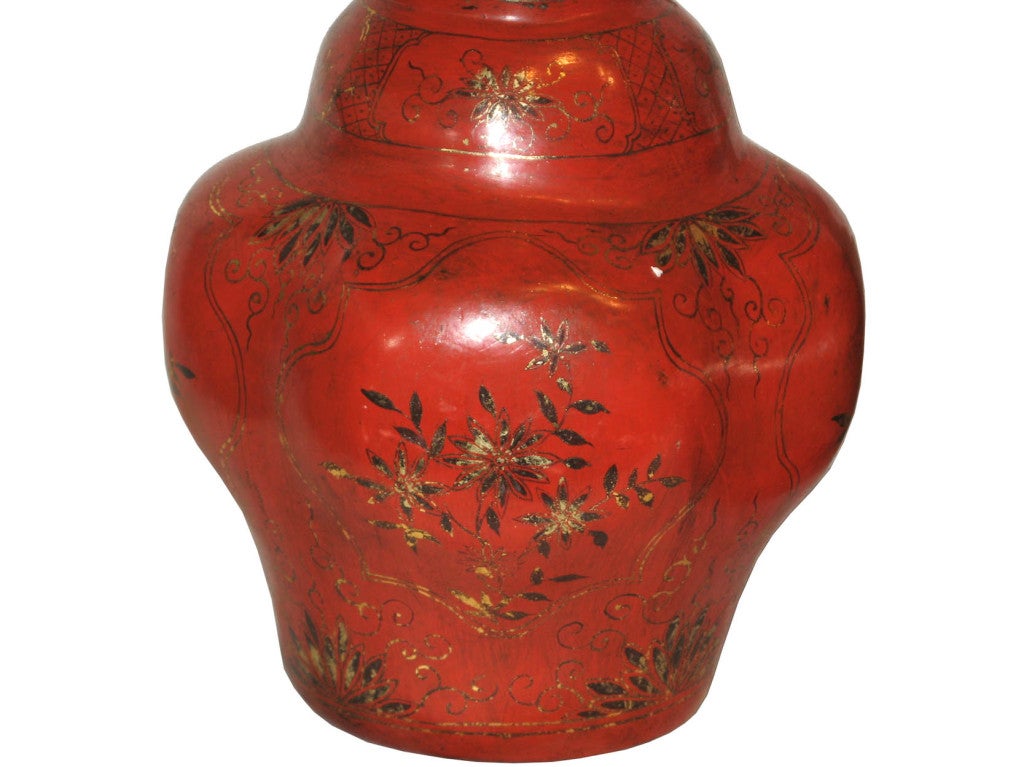 Pair of Red Wedding Vases In Good Condition In San Francisco, CA