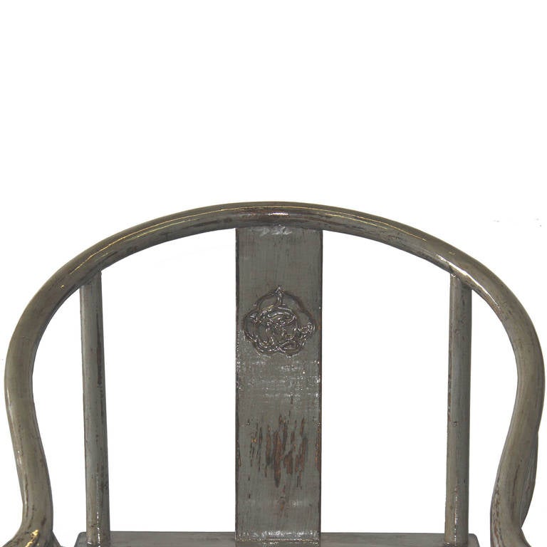Classic horseshoe chair lacquered in chic gray. 20sh.