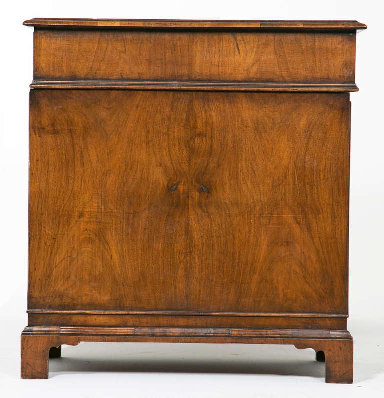 19th Century Late 19th century English Queen Anne Style Pedestal Desk