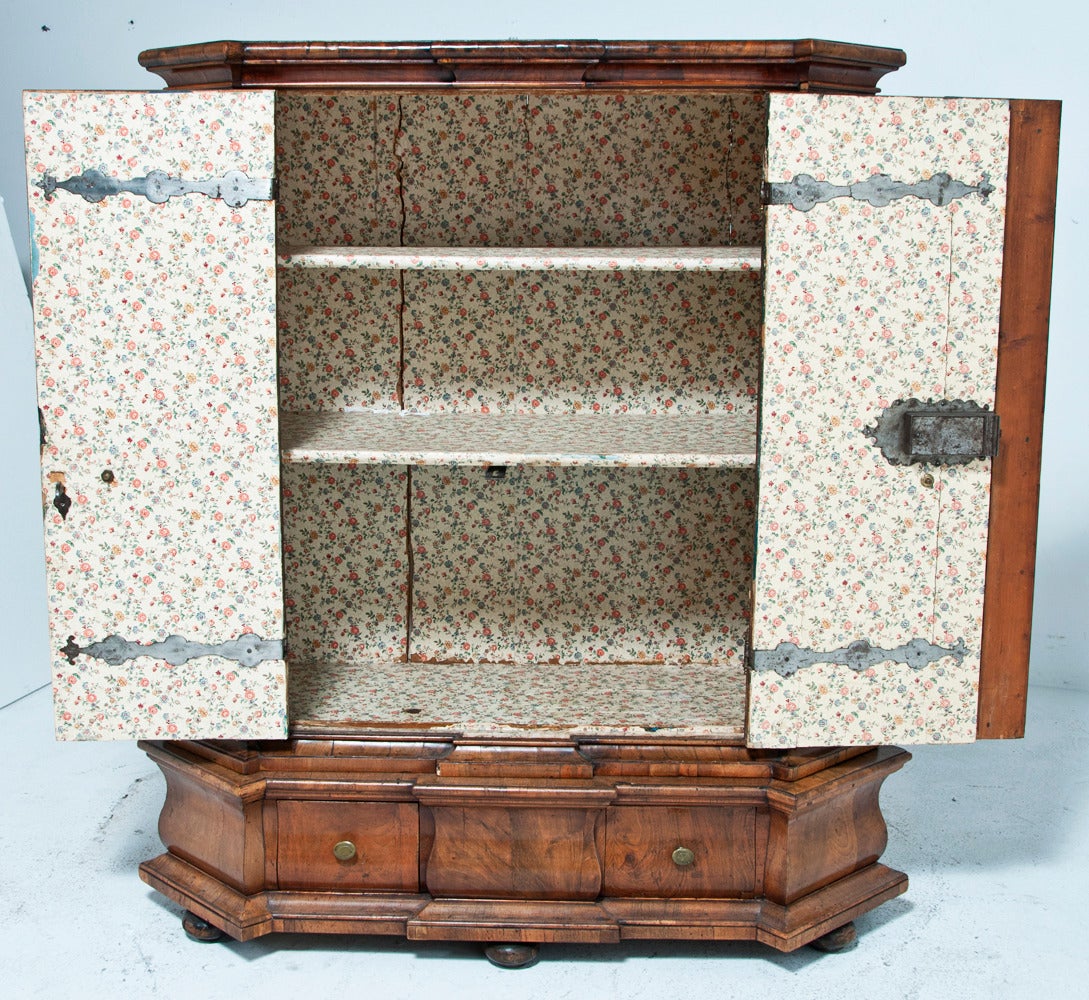 Baroque Walnut Small-Scaled Cabinet, Italy, circa 1740 In Excellent Condition In San Francisco, CA