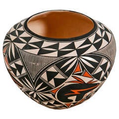 Acoma "Bear" Pot by Patricio