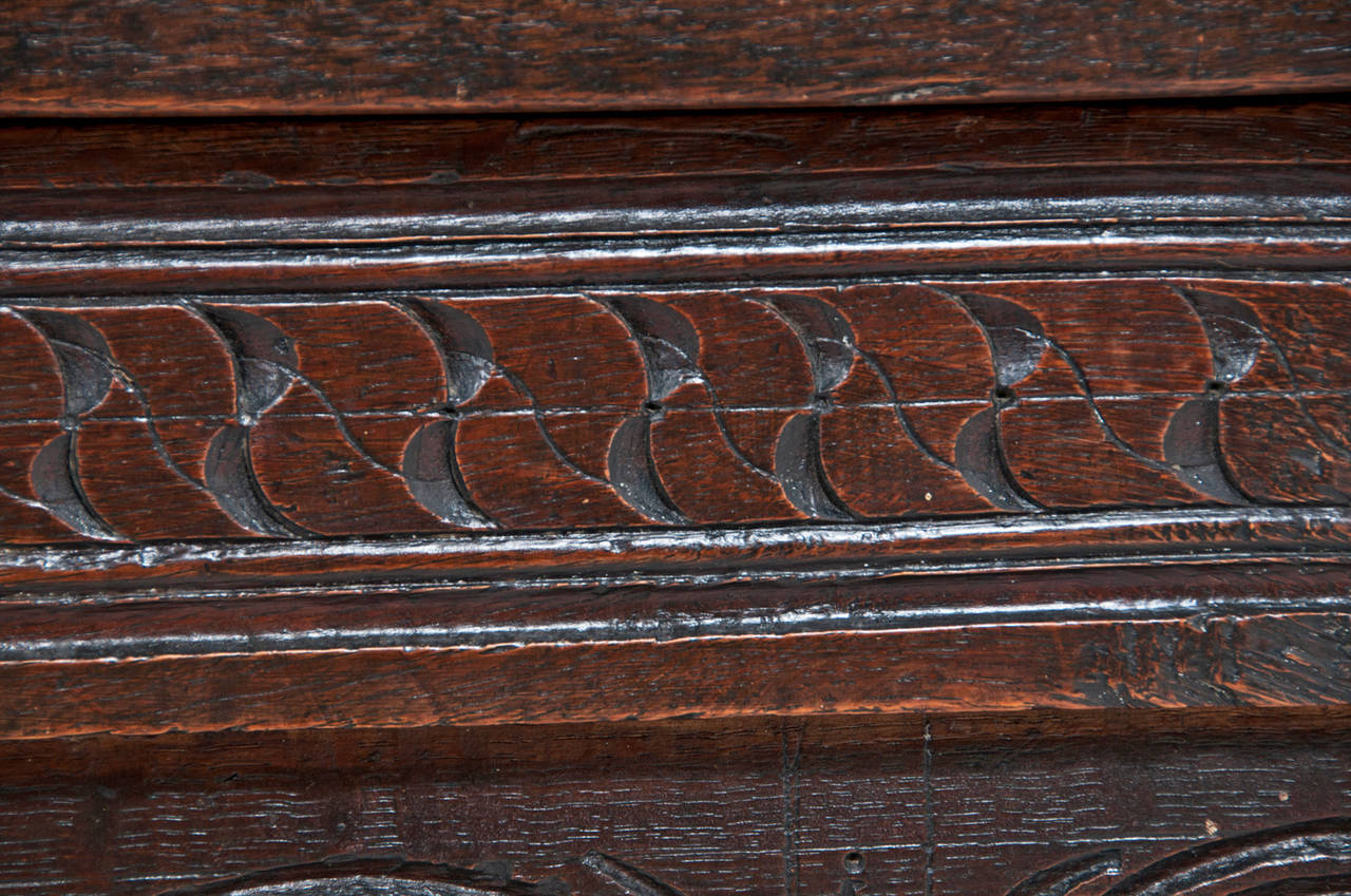Charles II Oak Coffer or Trunk, circa 1680 In Good Condition In San Francisco, CA