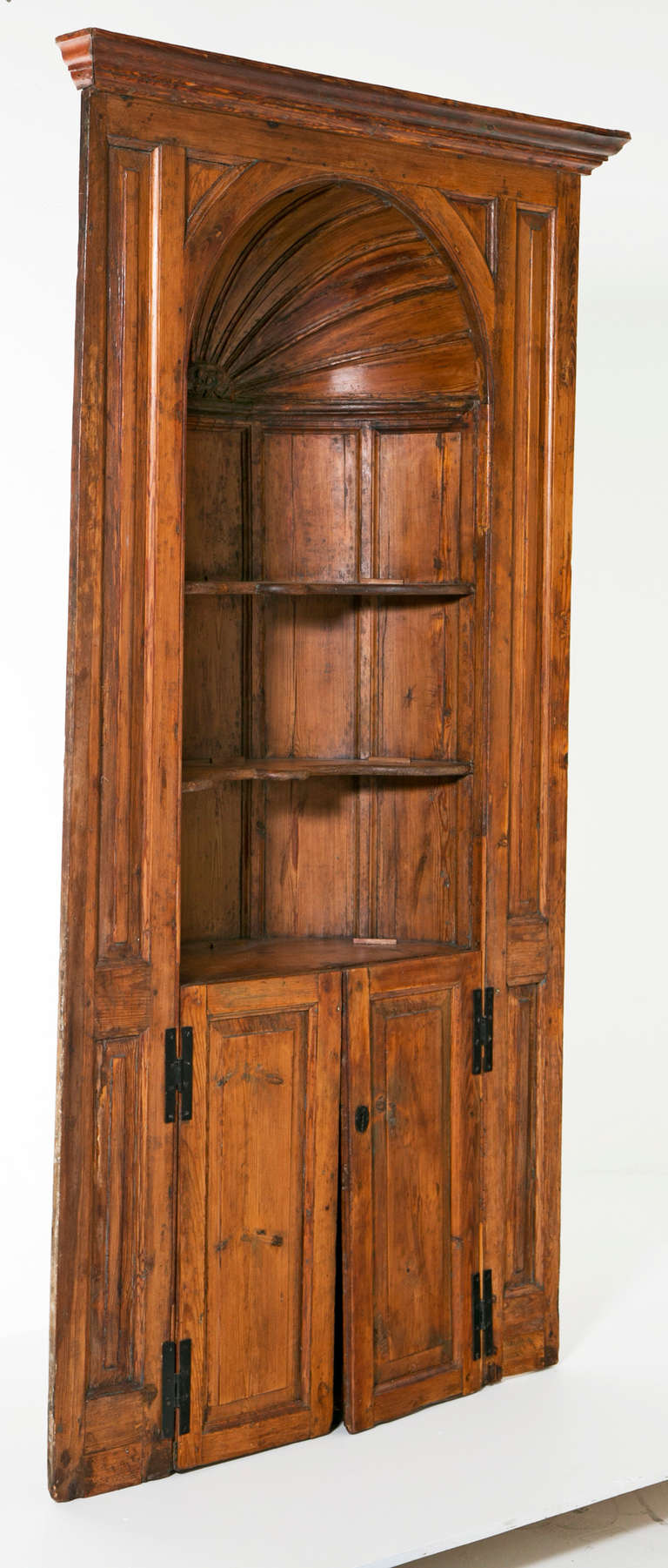 Wood Late 18th century English Corner Cupboard – Cabinet