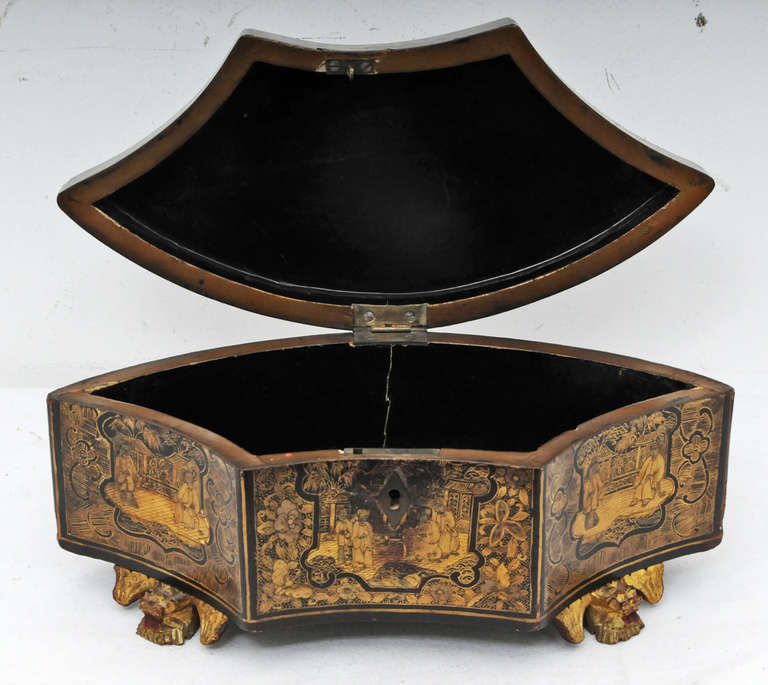 19th Century Rare Chinese Export Lacquered Fan Shaped Box