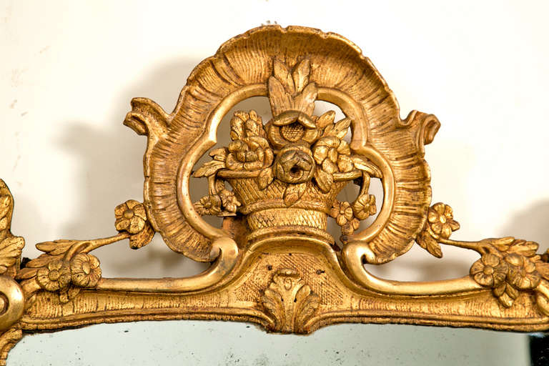 French Carved Gilt Wood Mirror In Good Condition In San Francisco, CA