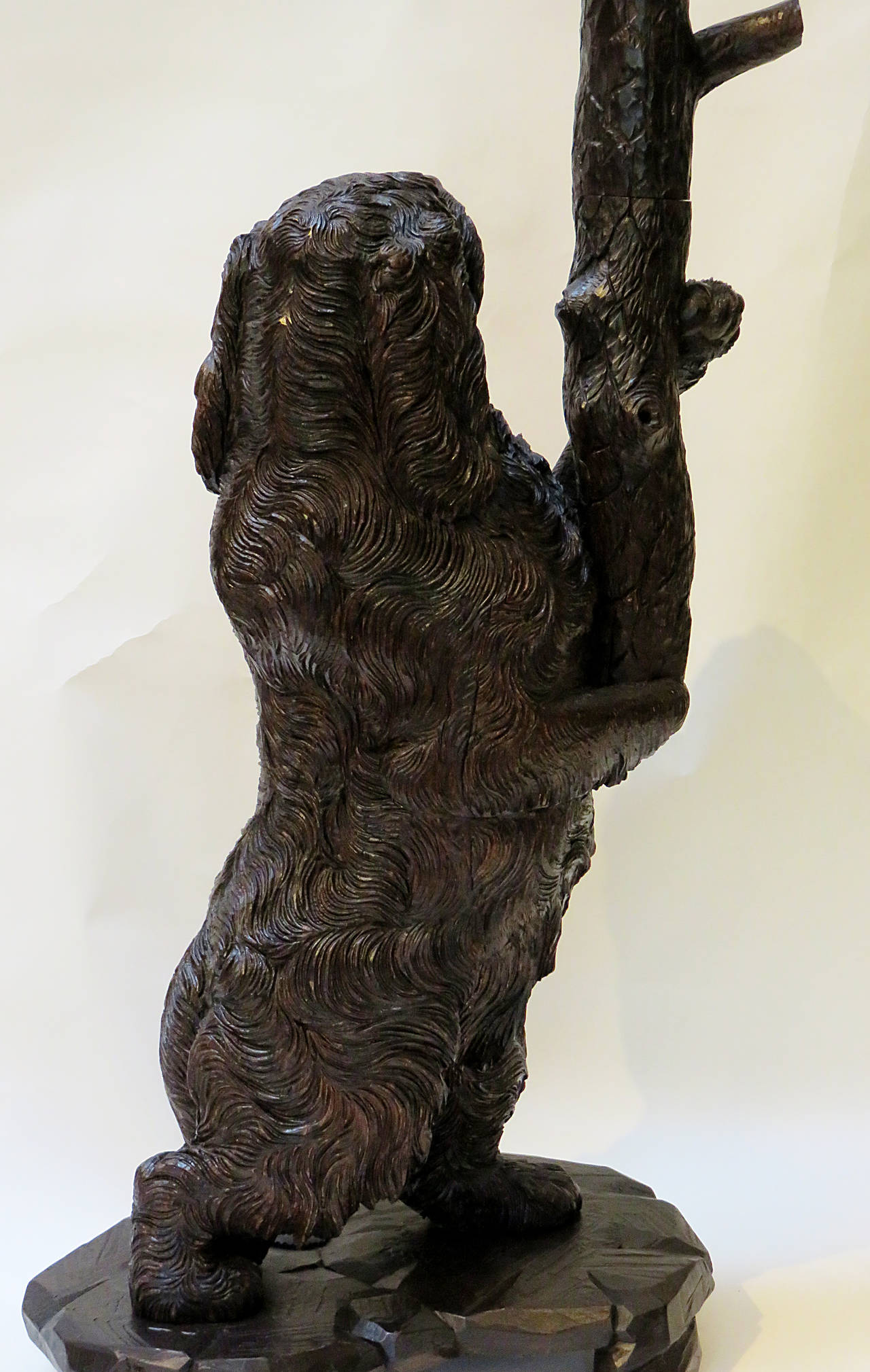 Large Black Forest Carved Wood Dog Hall Tree, Switzerland, circa 1900 In Good Condition In San Francisco, CA
