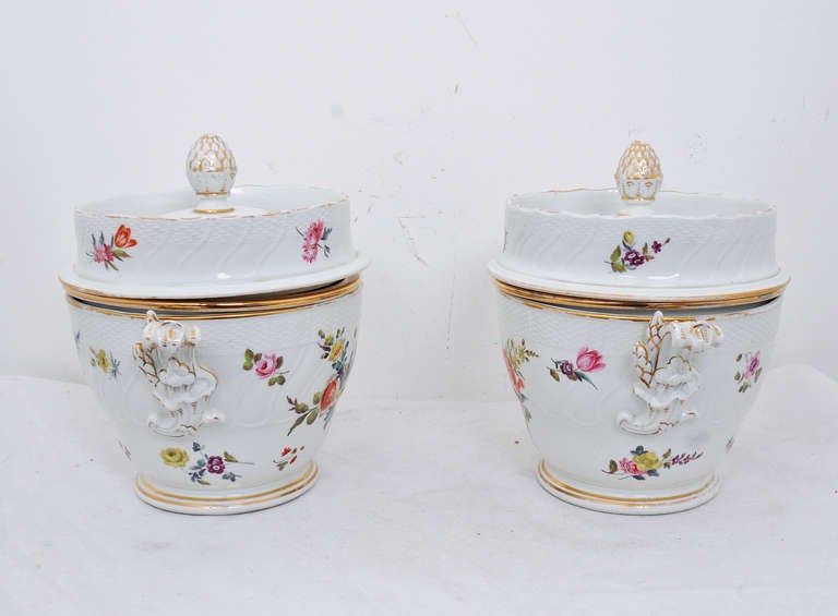 Rare Pair of 19th Century Porcelain Fruit Coolers In Good Condition In San Francisco, CA