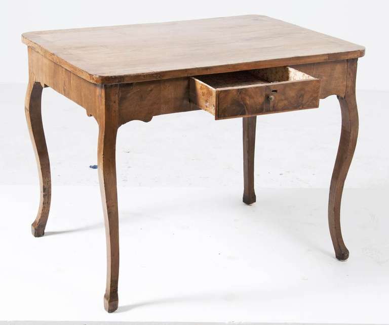 Classic Italian Burled Walnut Writing or Game Table In Good Condition In San Francisco, CA