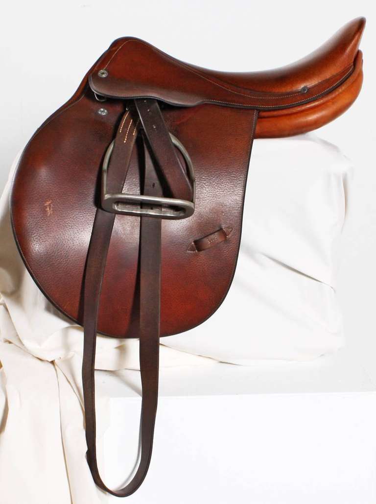 Vintage Hermes Saddle In Good Condition In San Francisco, CA