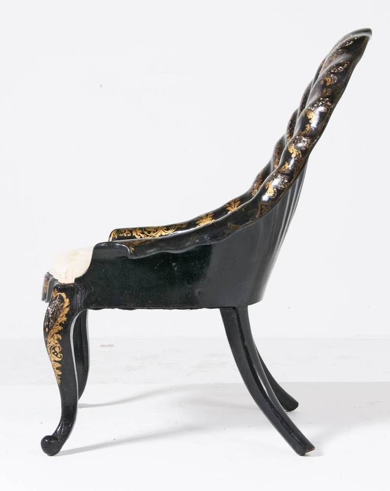 English Papier Mâché Lacquered and Gilt Gondola Chair, 19th Century In Good Condition In San Francisco, CA