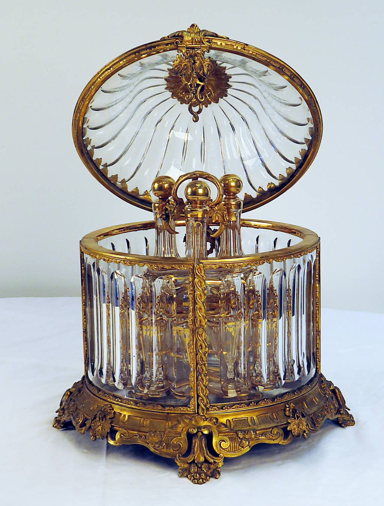 Belle Époque Carousel Crystal Tantalus Attributed to Baccarat, France, circa 1890
