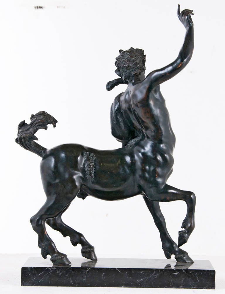 Italiano Grande Centauro in bronzo in stile antico degli anni '20 nella tradizione del Grand Tour