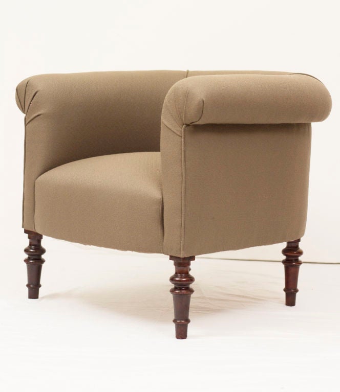 A comfortable and nicely scaled Edwardian  period tub or club chair.