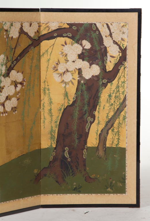 Japanese Meiji Screen Of An Ancient Flowering Dogwood Tree In Good Condition In San Francisco, CA