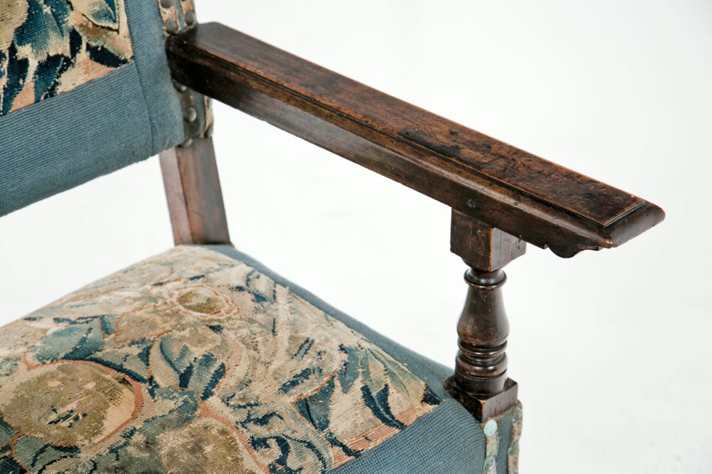 Italian Walnut Arm Chair, 17th century In Good Condition In San Francisco, CA