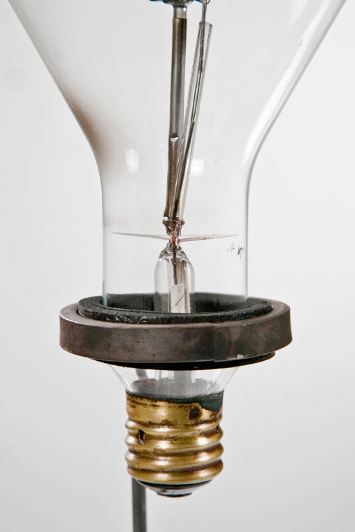 lightbulb stand