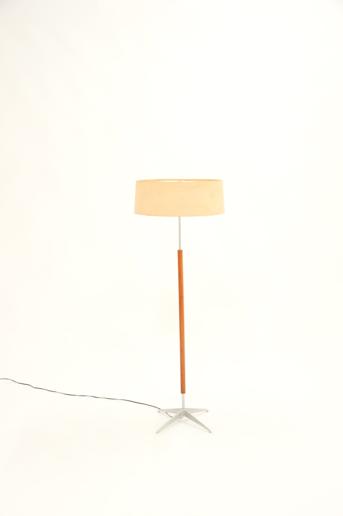 Mid-20th Century Simple and Elegant Gerald Thurston Floor Lamp for Lightolier For Sale