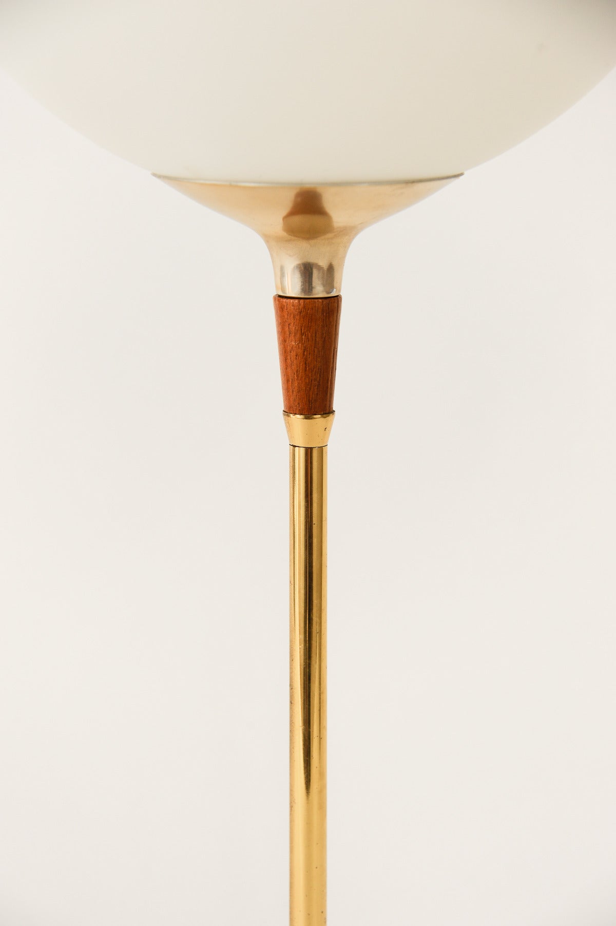 Elegant and Simple Gerald Thurston Desk Lamp for Lightolier In Good Condition In Portland, OR