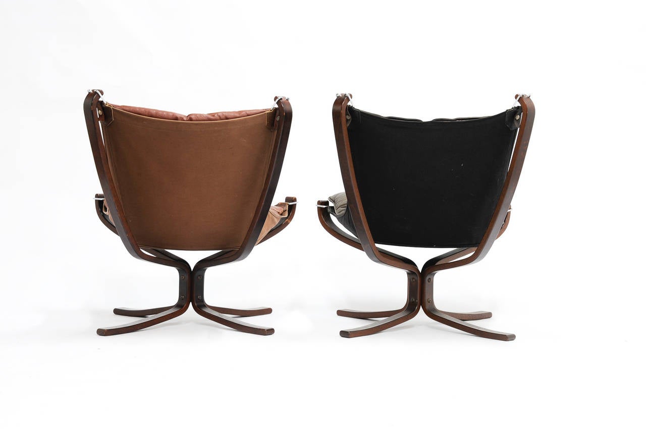 Mid-Century Modern Pair of Rosewood Falcon Chairs by Sigurd Resell