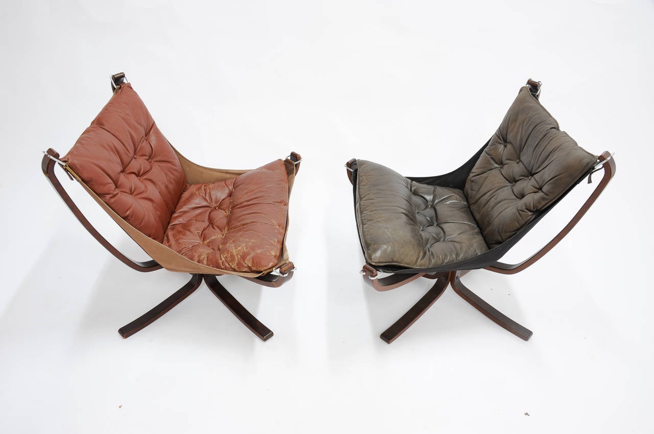 Pair of Rosewood Falcon Chairs by Sigurd Resell In Good Condition In Portland, OR