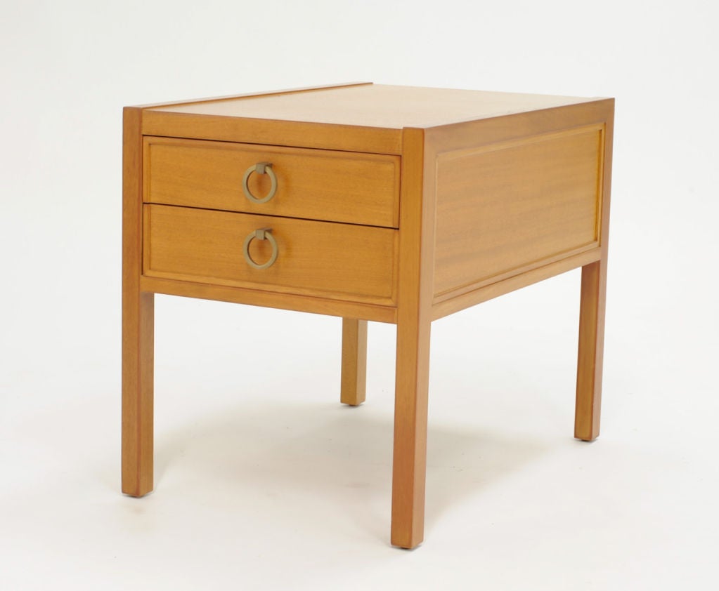 A versitile and beautifully simple pair of night stands