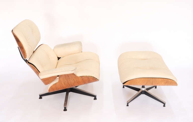 Mid-Century Modern Charles and Ray Eames 670 / 671 Rosewood Lounge Chair for Herman MIller