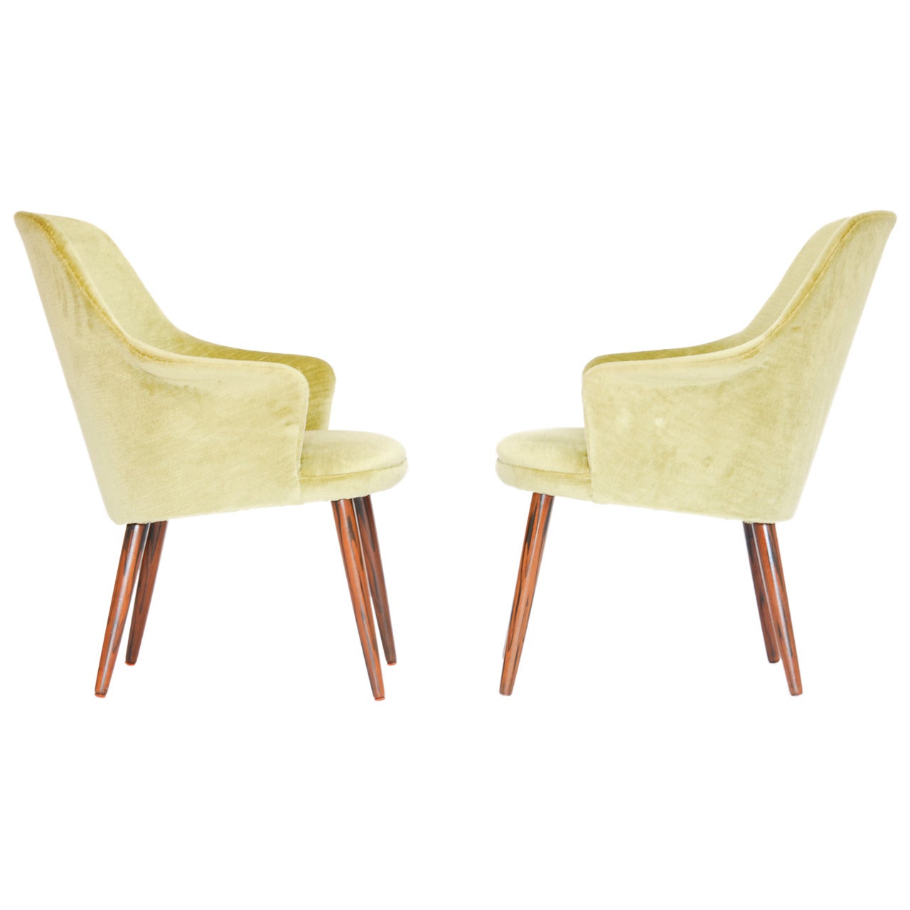 Pair of Elegant Armchairs in the Manner of Ejvind Johasson For Sale