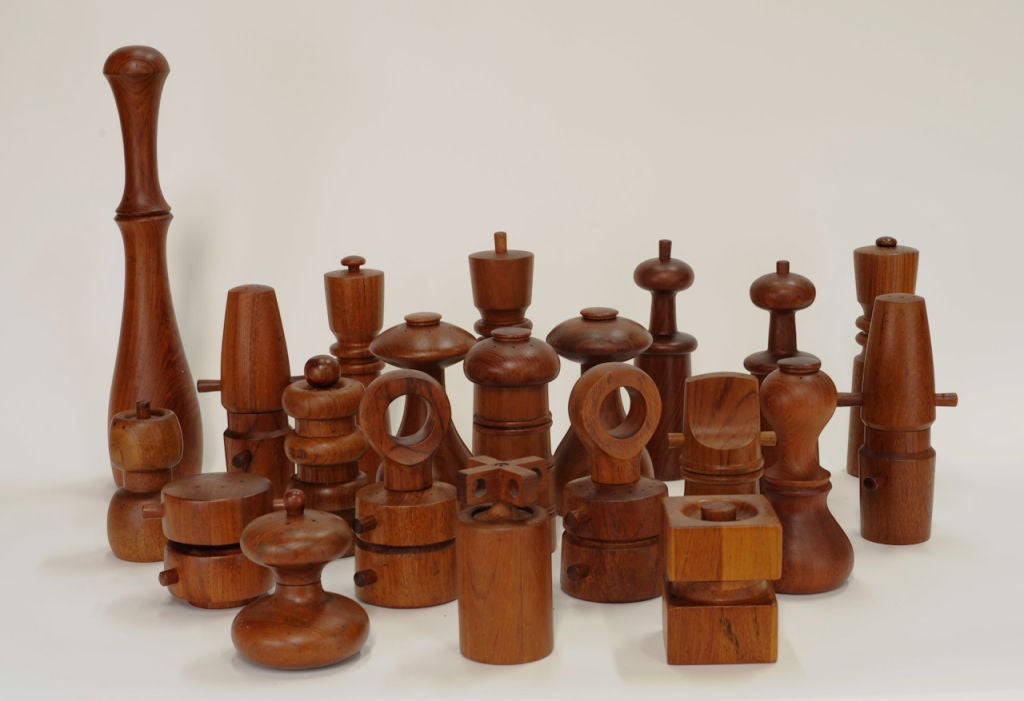 21 Jens QuistGaard Peppermills for Dansk In Excellent Condition For Sale In Portland, OR