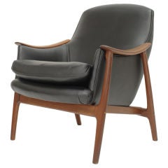 Luxurious Scandinavian Club Chair in Fine Leather