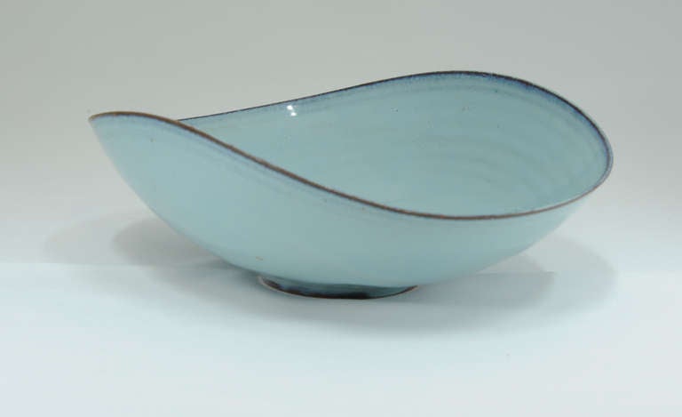 Mid-Century Modern Gertrud and Otto Natzler Bowl in Blue Red Reduction Glaze