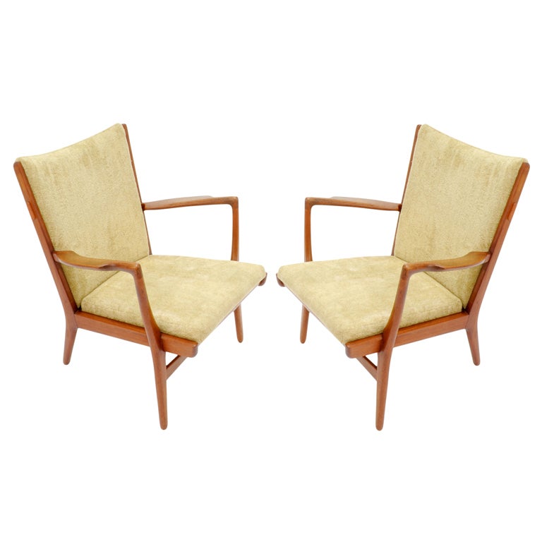 Pair of Hans Wegner "AP 16" Easy Chairs