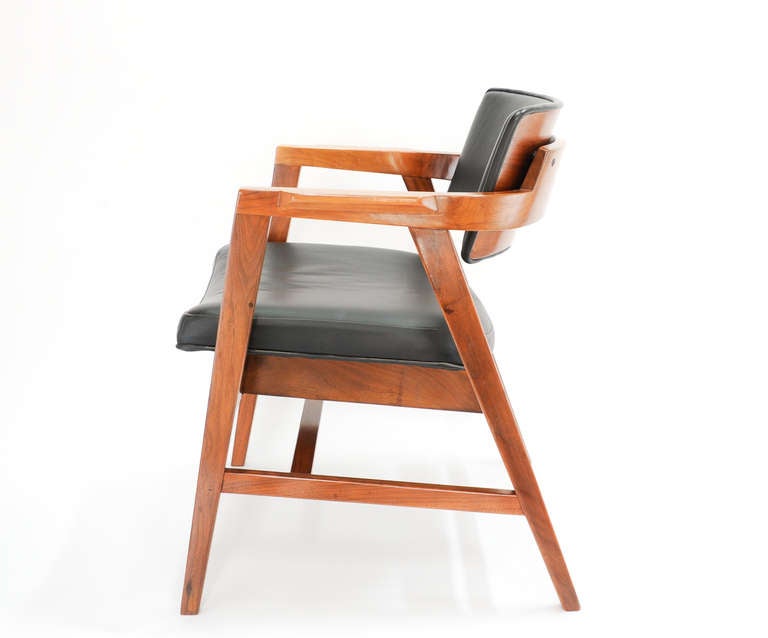 Mid-Century Modern Set of Eight Gunlocke Chairs
