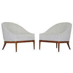 Elegant Pair of Club Chairs in the Manner of T.H. Robsjohn-Gibbings